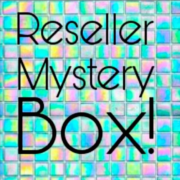 RESELLER MYSTERY BOX! UP TO 5 LBS.! LADIES MIXED BRANDS & SIZES NWT! NWOT! EUC! - Picture 1 of 1